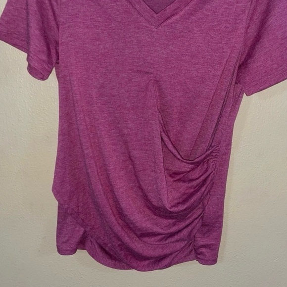 Burgundy Ruched Side V-Neck Tee Short Sleeve Stretch Top Size Small Basic Shirt - Picture 2 of 7